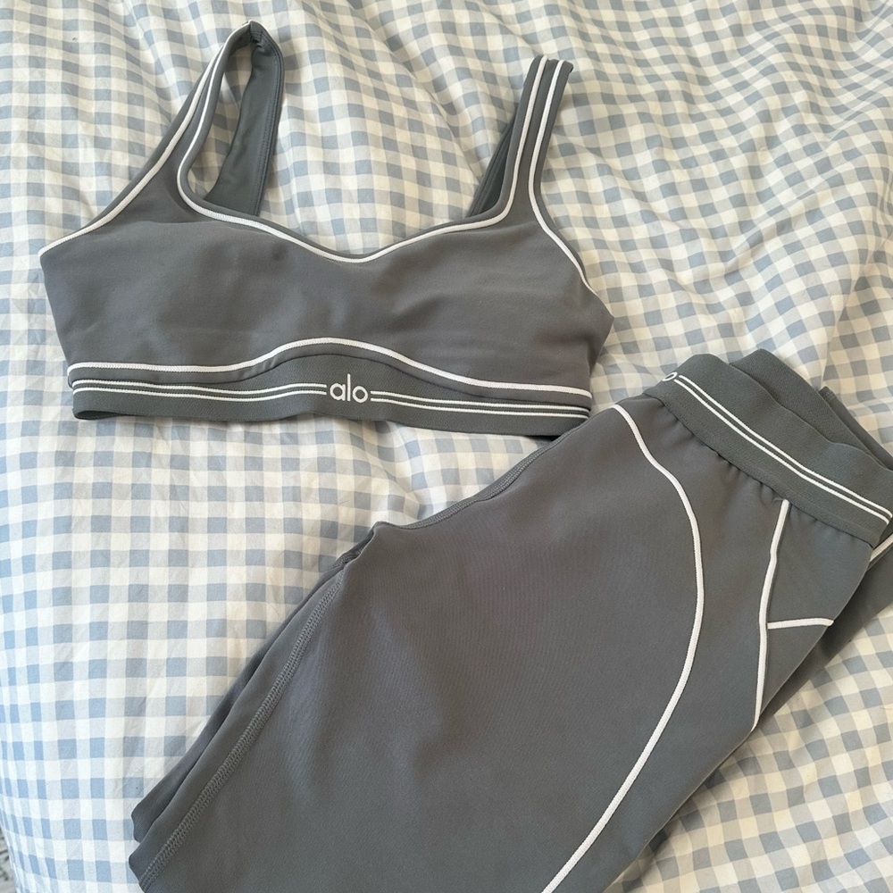 Alo Hearthrob Set in Steel Gray